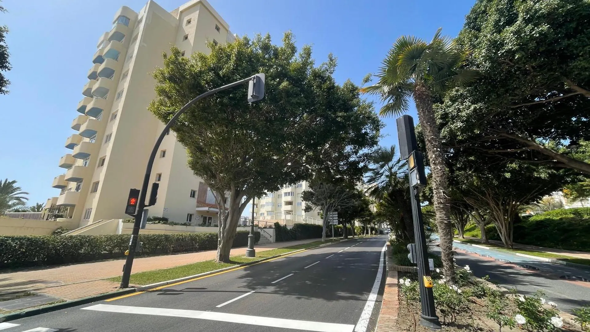 Intermobiliaria Rentals - Puerto Paraiso 42D Estepona Lägenhet